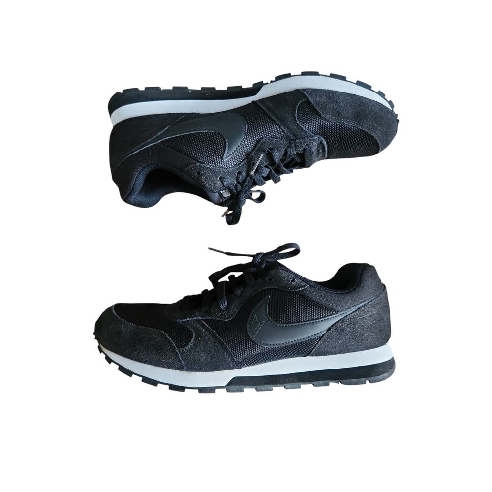 Nike MD Runner 2 Shoes Black and White Womens Size 11